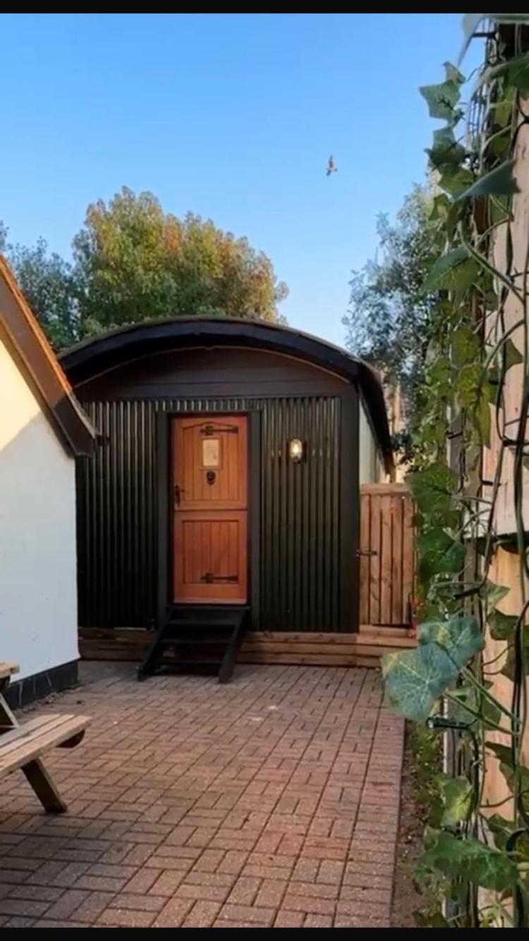 The Holly Hut Ξενοδοχείο Burton  Εξωτερικό φωτογραφία